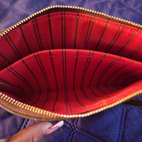 Louis Vuitton Wristlet - Picture 3 of 4